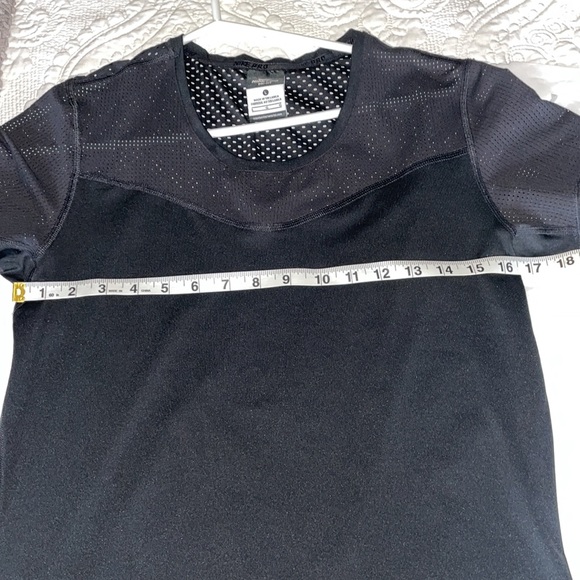 Nike Ladies Dri-Fit Black Short Sleeved Top - Picture 9 of 10